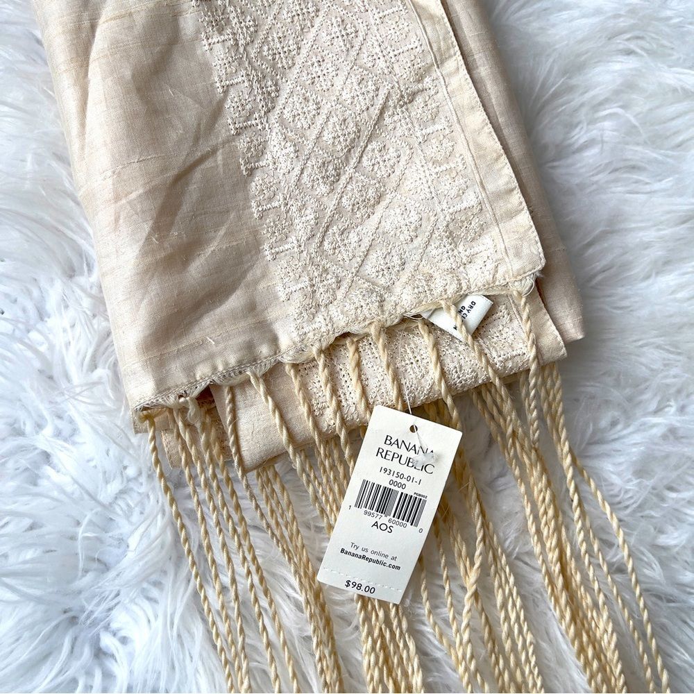 Banana Republic NWT Vintage Silk Scarf
